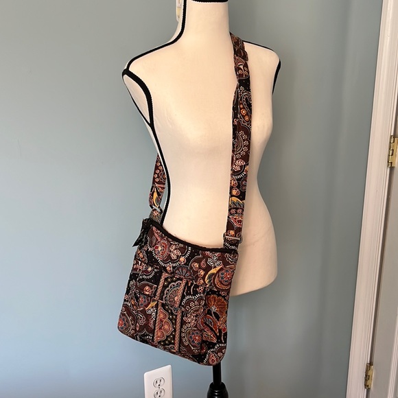 Vera Bradley Handbags - 2 piece- Vera Bradley Fall purse and wallet/wristlet bundle. Lot of (2)